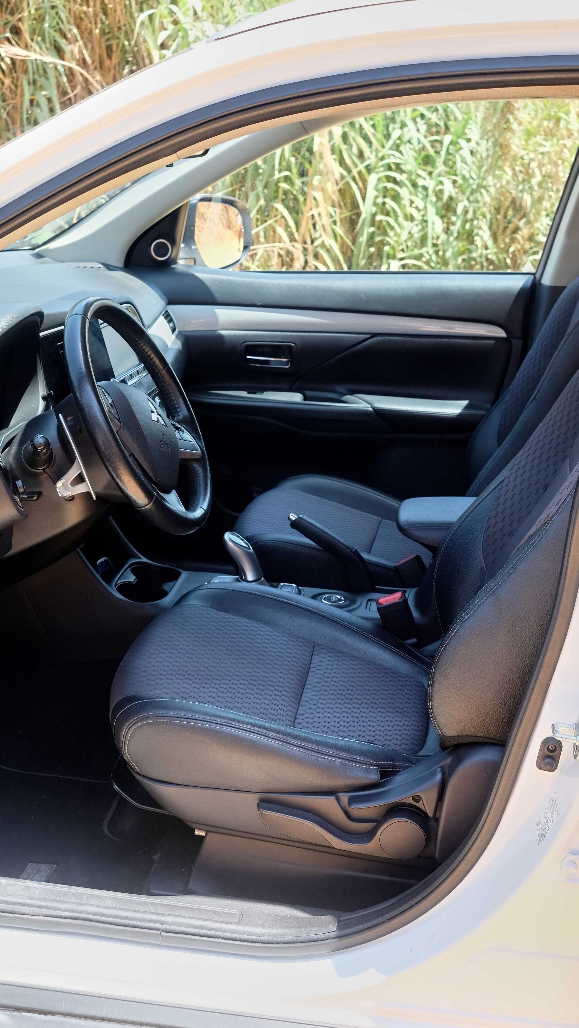 Outlander PHEV 2015 | Híbrido Plug-in | Gasolina + GPL + Elétrico
