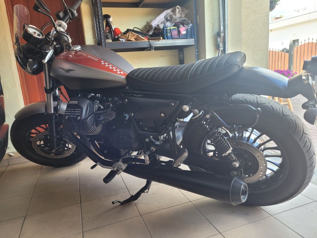 Moto guzzi v9 bobber