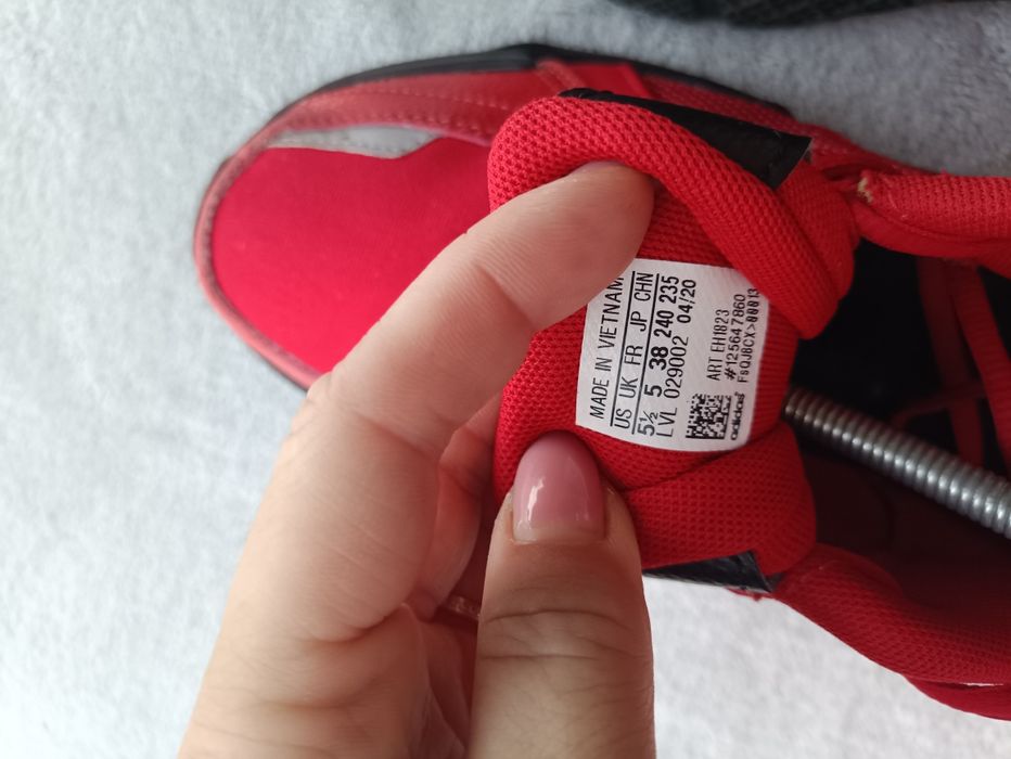 Женские кроссовки Adidas 4UTURE р37.5-38