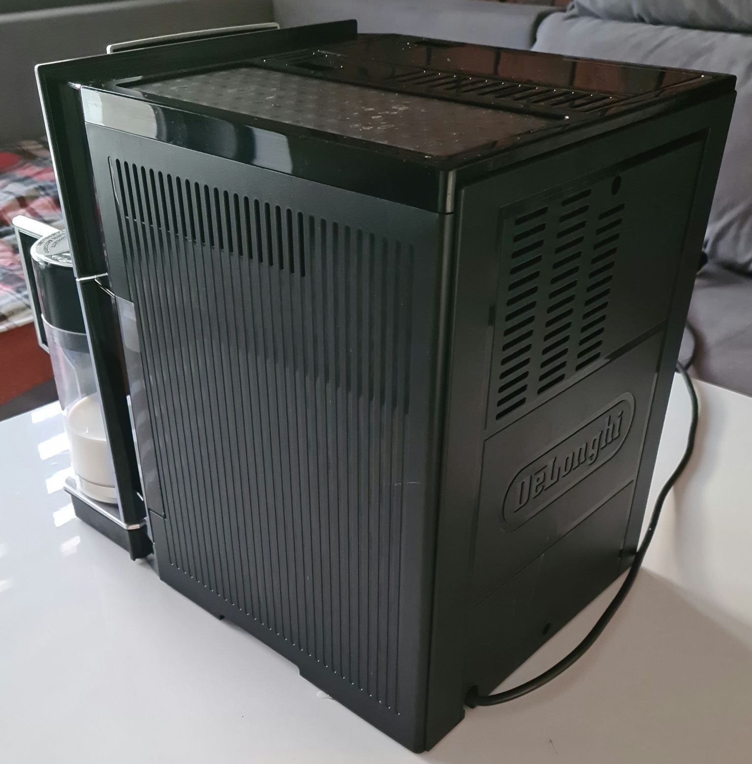 Ekspres,expres, DeLonghi ESAM 5500 M. moc 1350W Made in Italy