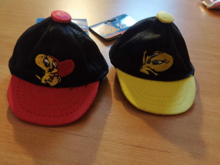 brelok z karabińczykiem czapka z daszkiem Tweety