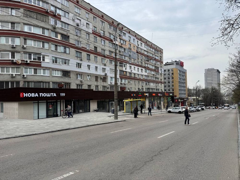 Новий ТЦ "Ювілейний" біля АТБ - м. Дніпро, пр. Поля 42