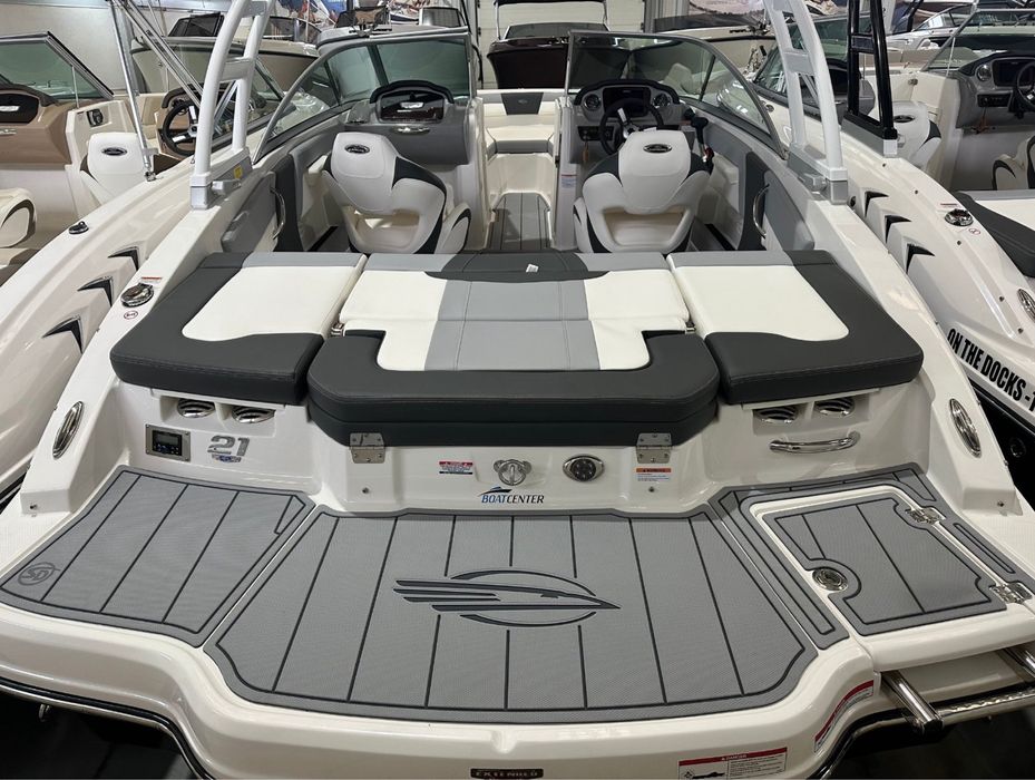 Chaparral 21 SSi 2025 c/ Torre Wake e Bimini - Semi usado