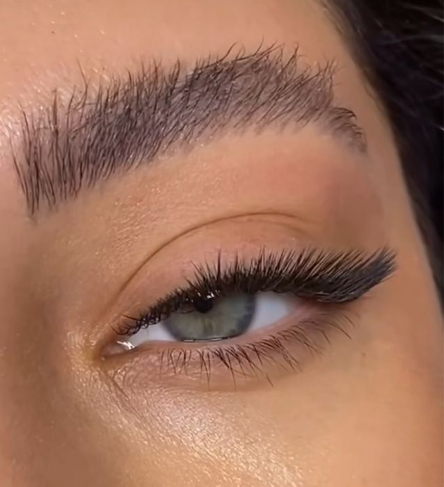 Наращивание ресниц LED