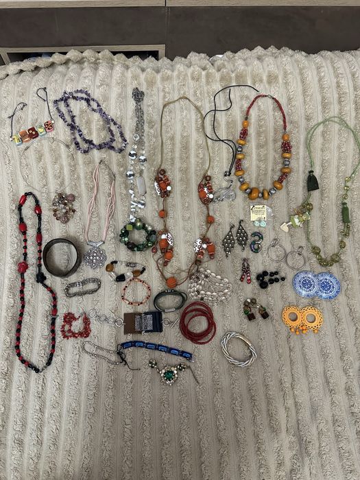 Вінтажні прикраси   За все 350 грн