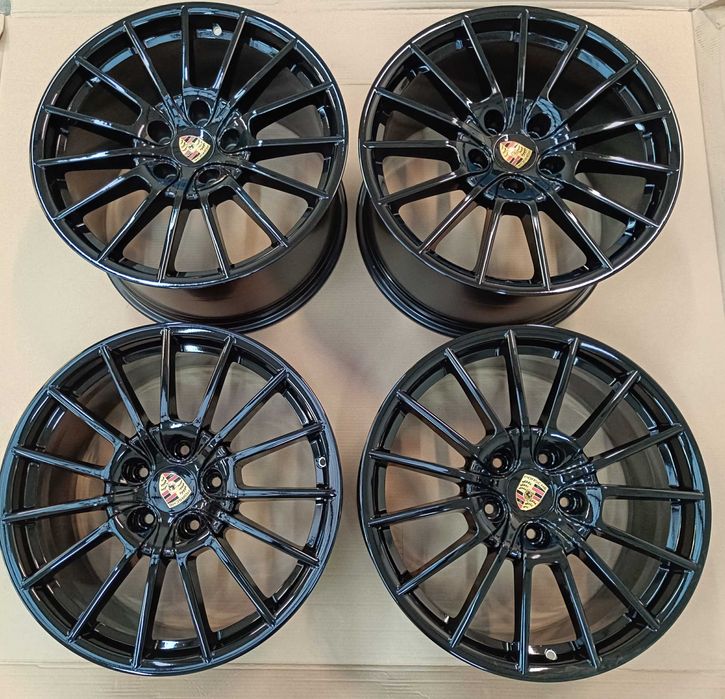 Felgi Alu Porsche Panamera Gts  9,5x20 11,5x20 Komplet