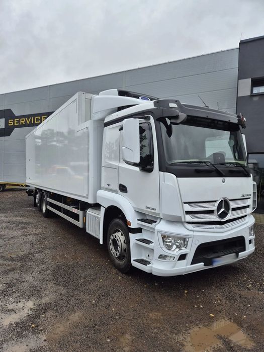 Mercedes-Benz Actros 2536L  Dzielona komora chłodnicza.