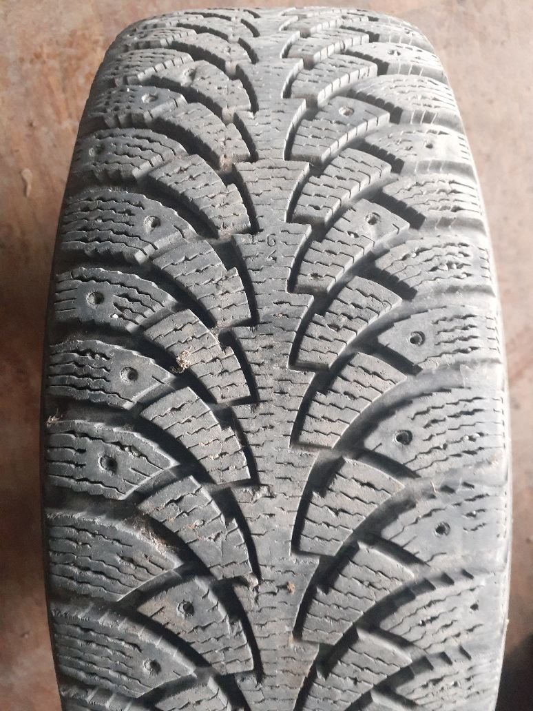 Продам шини205/65r15.