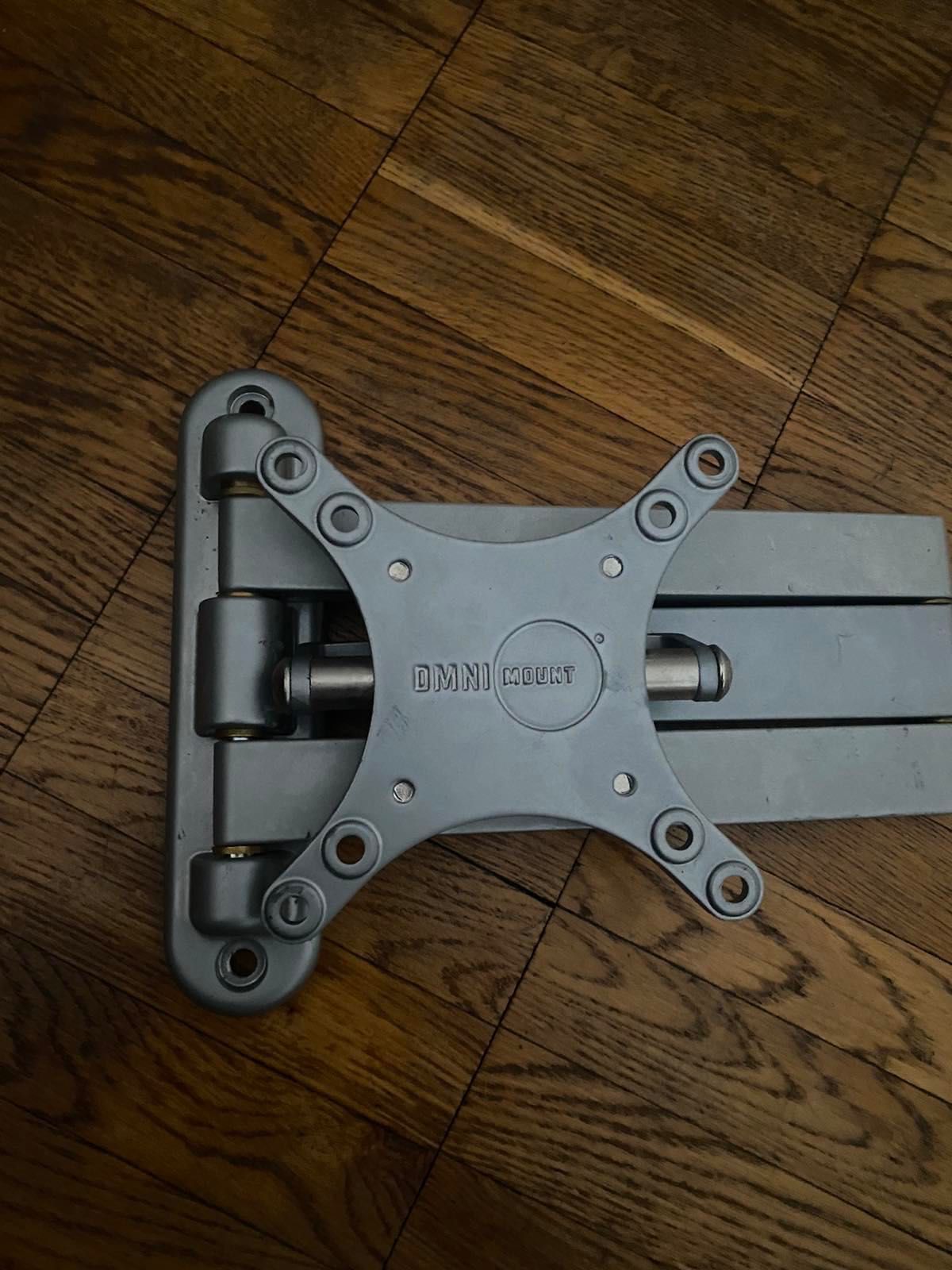 Крепление для телевизора монитора OmniMount