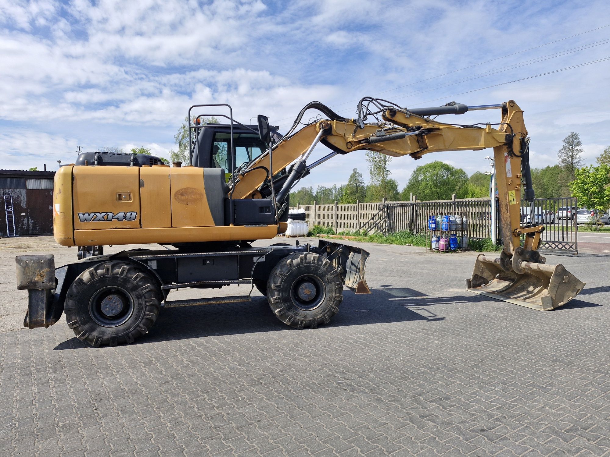 Case wx 148 jcb js 145, 130, liebherr 316,900