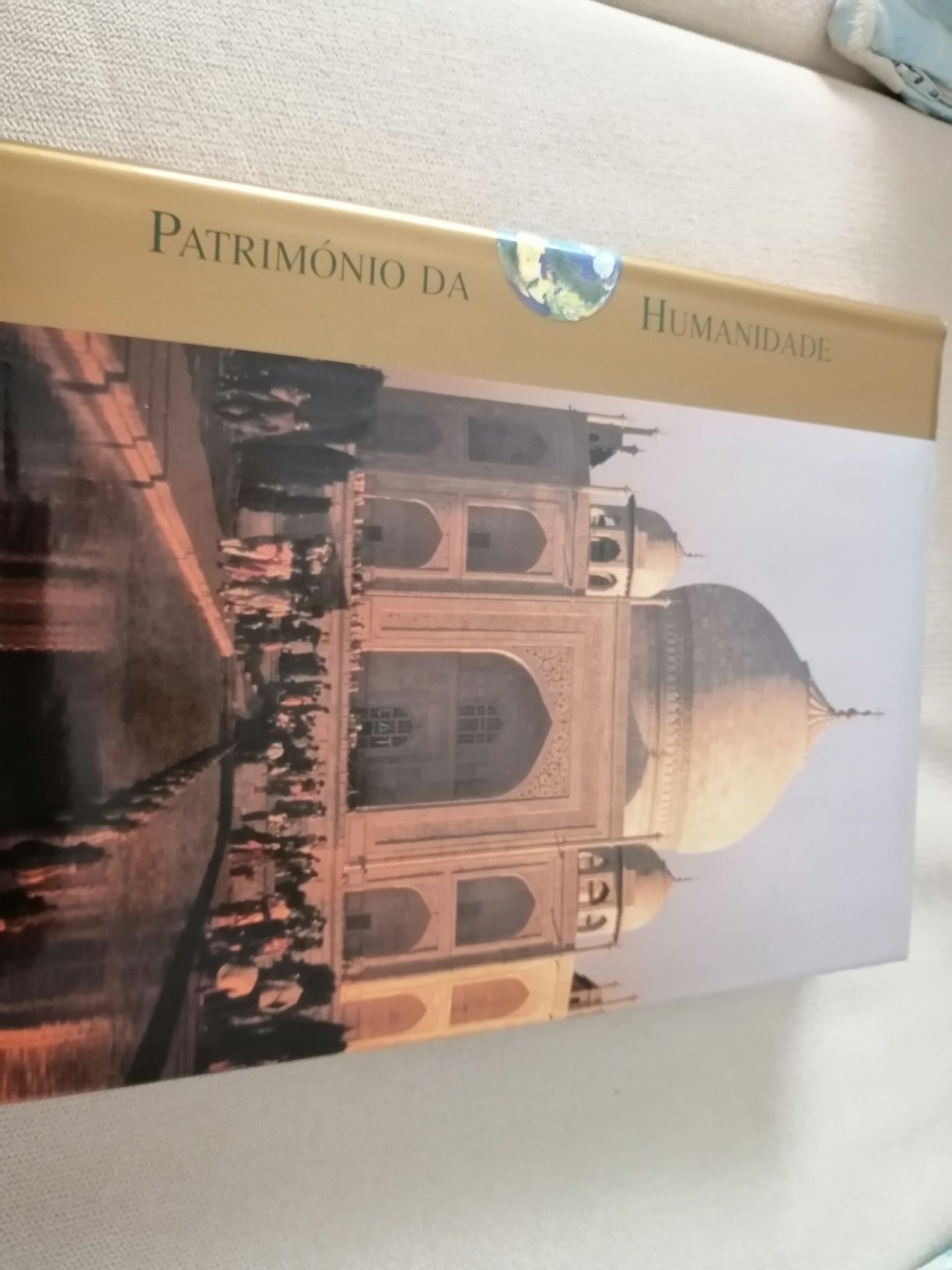 Coleção de 20 livros , com 50 cassetes de vídeo correspondentes