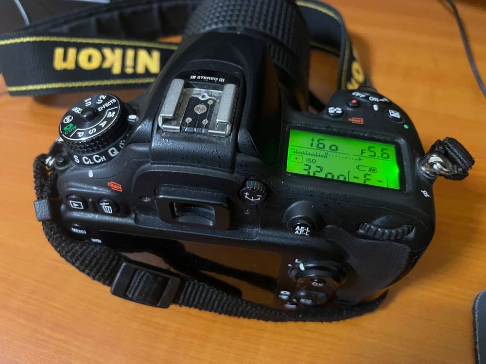 Vendo Maq. Fotografica NIKON D7200