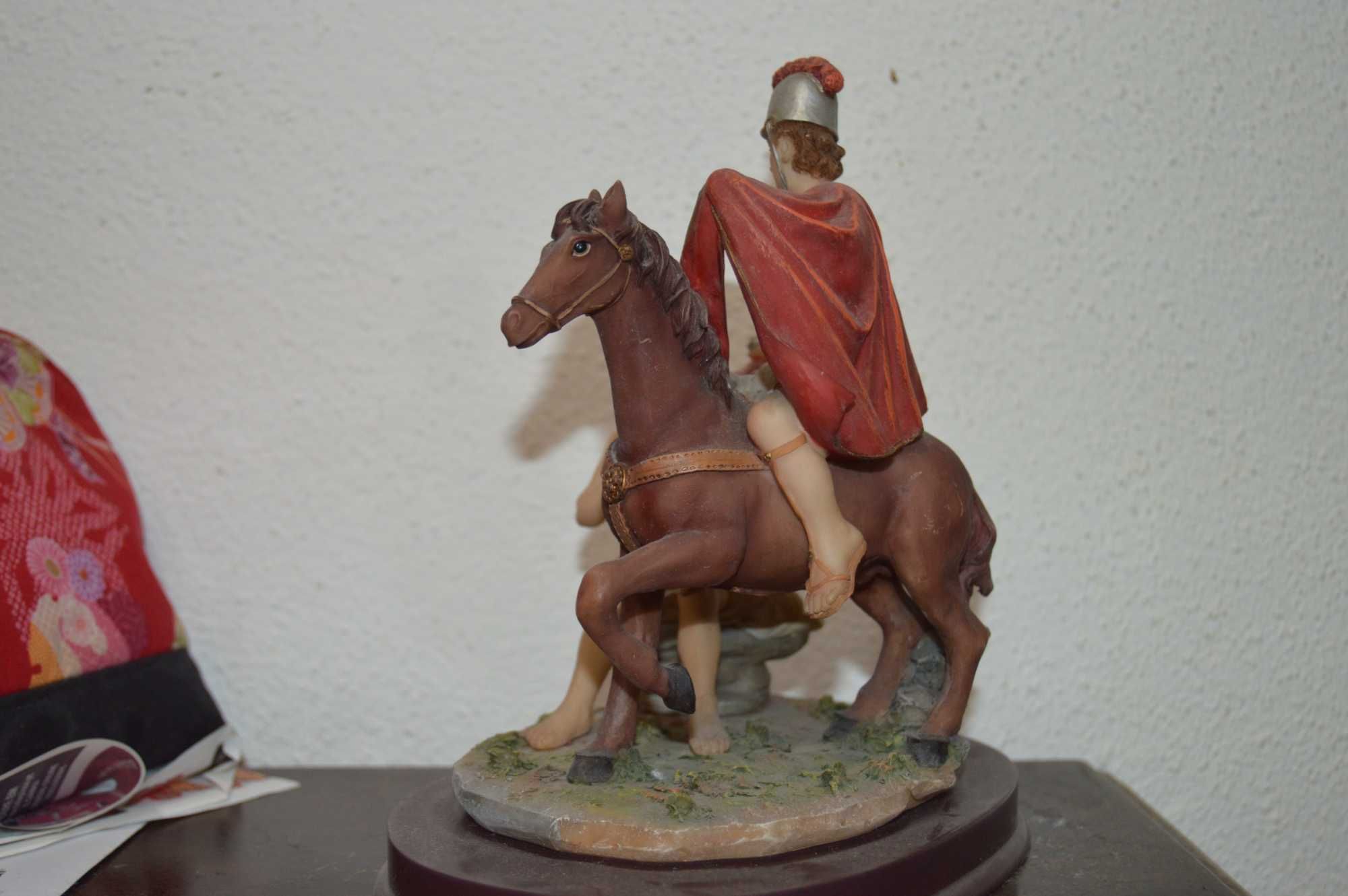 Escultura de São Martinho - 24cm - Marfinite Portuguesa