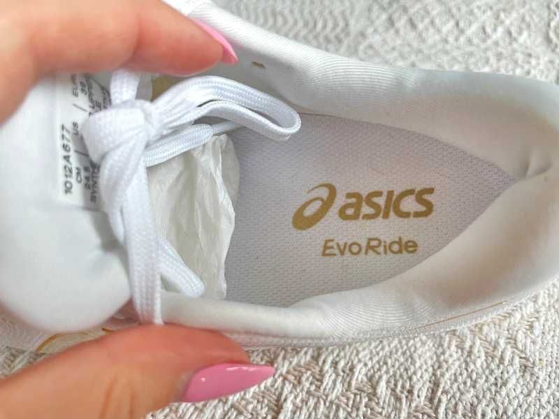 ASICS białe buty do biegania EvoRide 1012A677 White 39