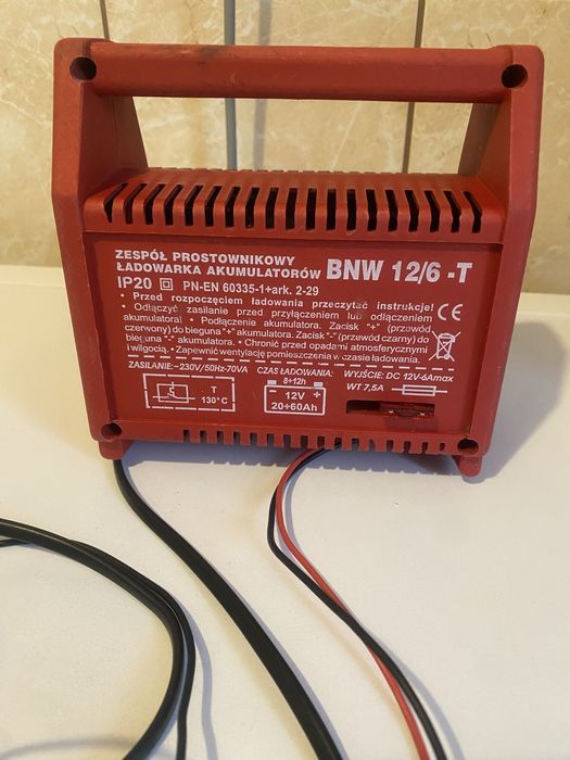 Prostownik do ładowania akumulatorów