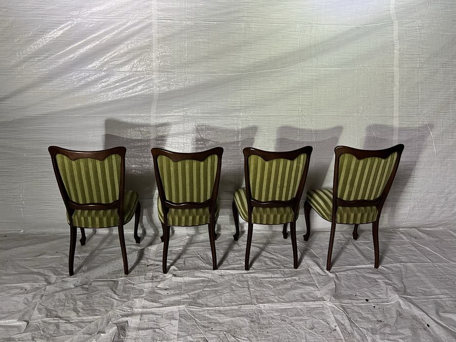 Komplet krzeseł stylowych