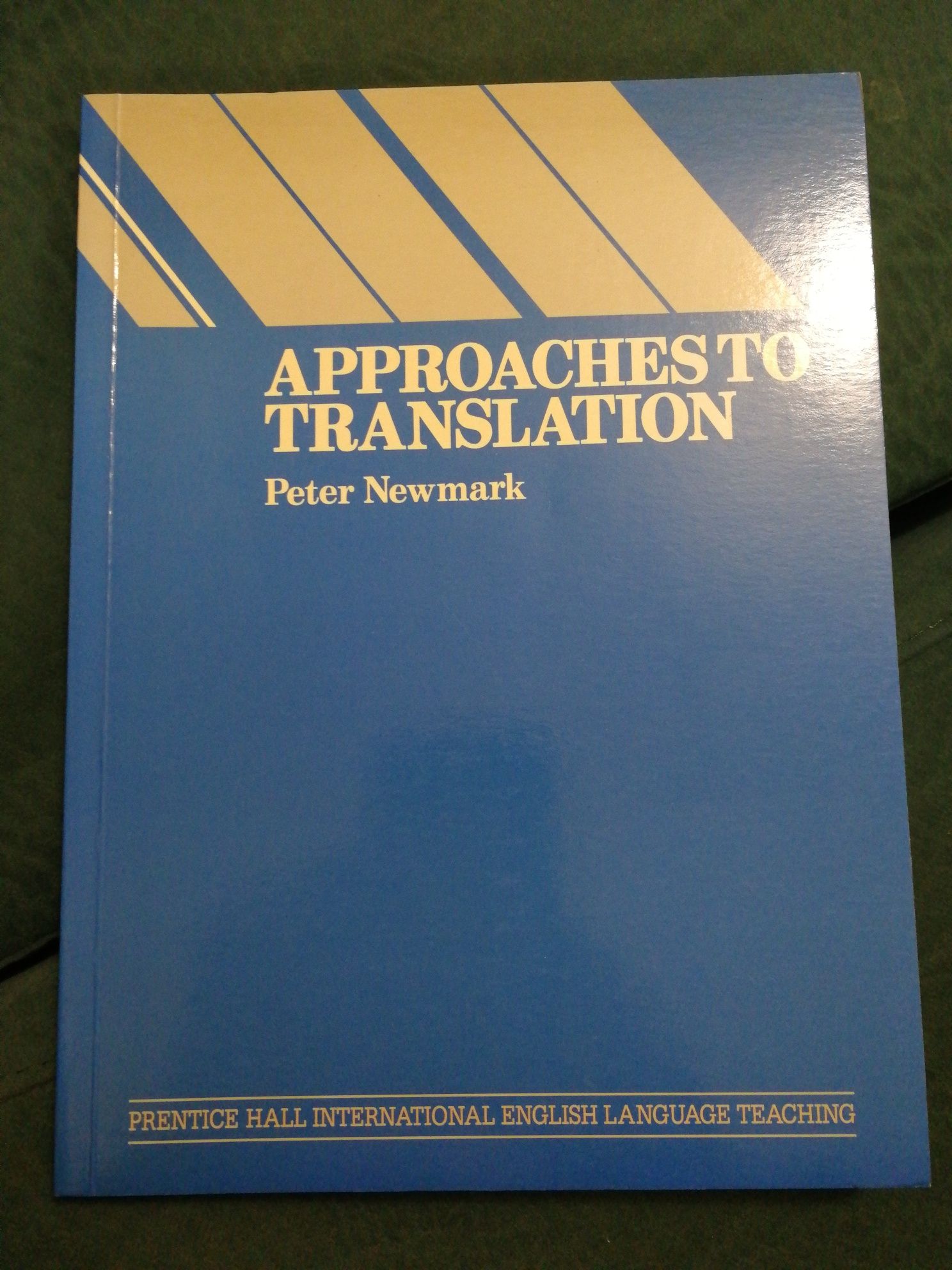 Livro "Approaches to Translation" de Peter Newmark