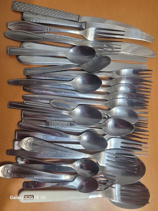 2) MIX  Sztucce obiadowe  łyżki łyżeczki noże widelce