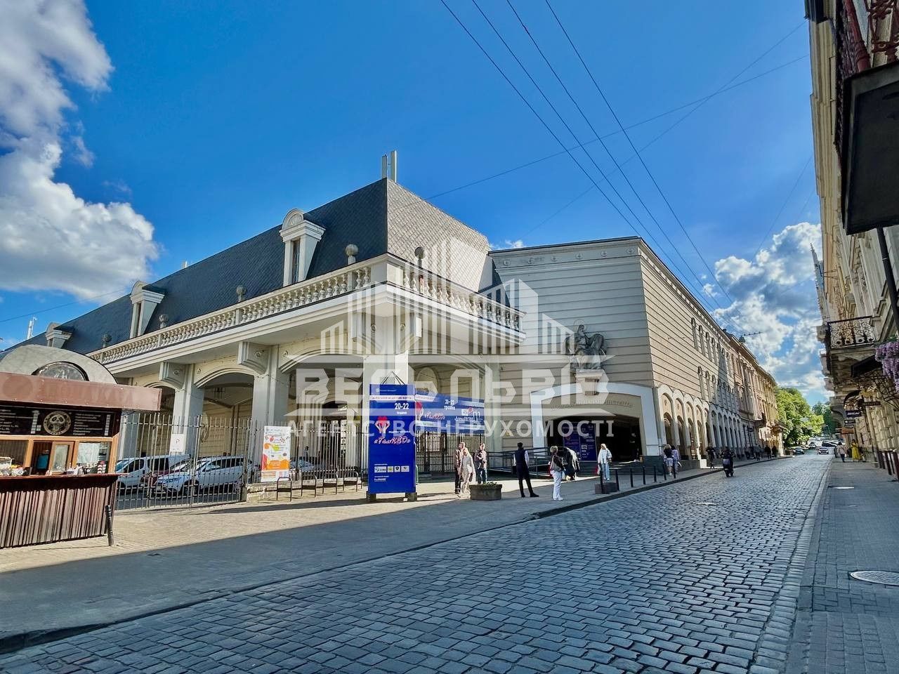 Продаж квартири в центрі, вул. Коперника ( Палац Потоцьких )