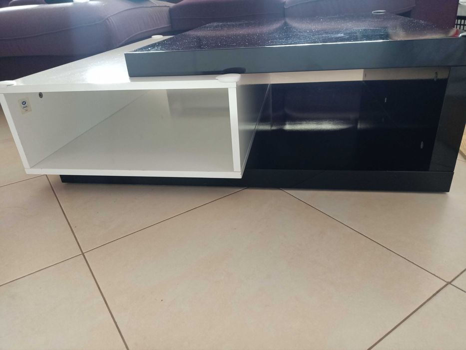 Mesa de centro (sala) - cor preto/branco lacado