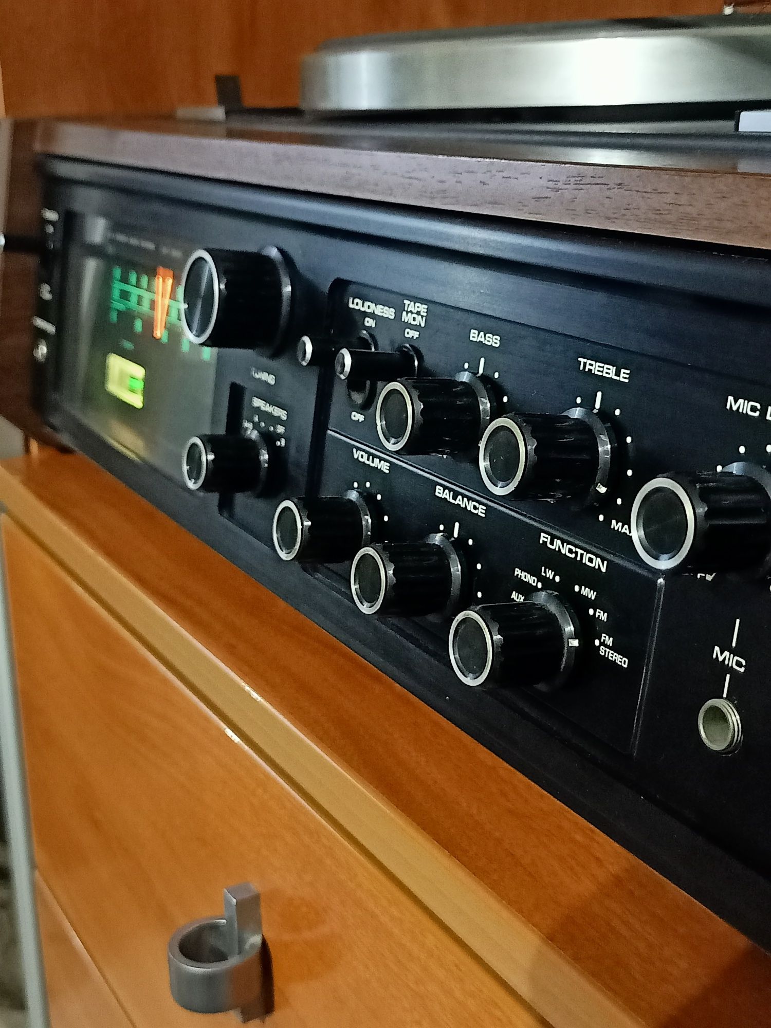 Sanyo stereo music system DXT 5500L