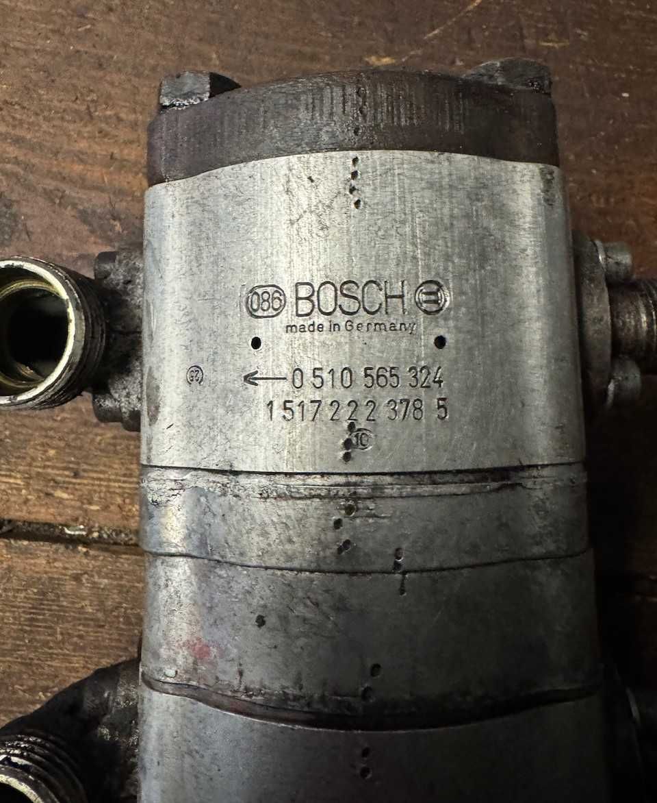 Pompa hydrauliczna Bosch silnik F6L912  Deutz Fahr M2480,M2780 inne