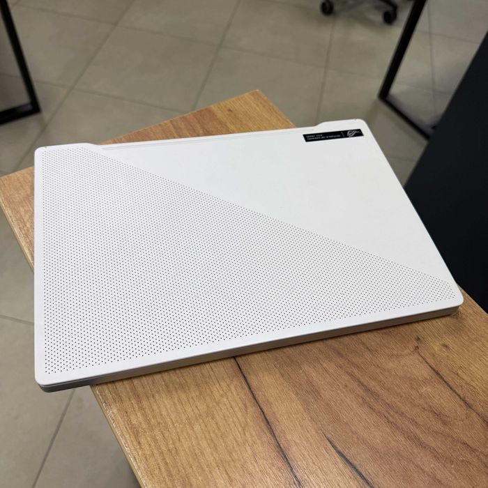 Ігровий ROG Zephyrus G [120 Гц] - Ryzen 9 4900HS/RTX 2060 (6 GB)/16 GB