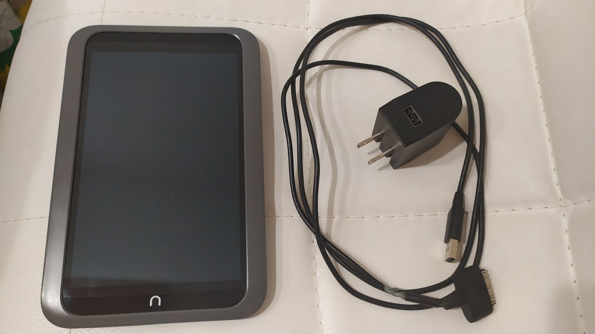 Планшет Barnes&Noble Nook HD 7" BNTV400A