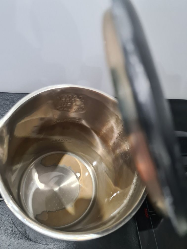 Czajnik GÖTZE & JENSEN KT930K Czarny pojemność 1.5L regulacja temp.