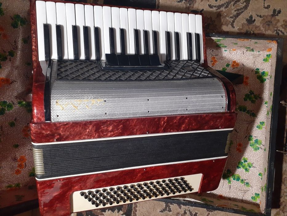Продам аккордеон