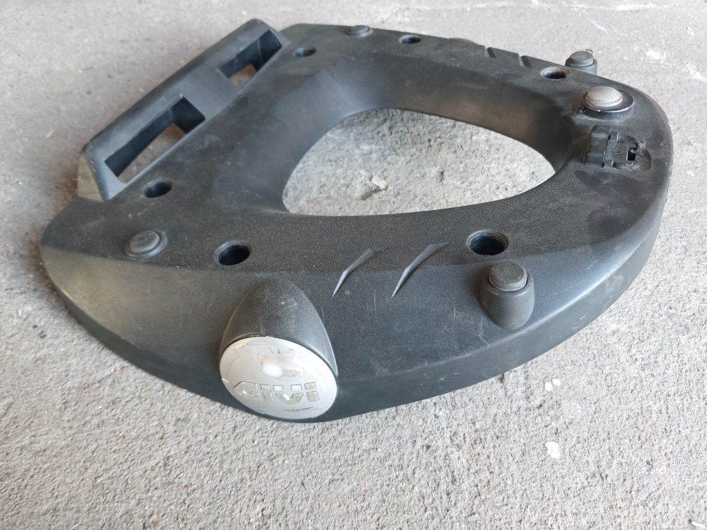 Plyta pod kufer centralny givi