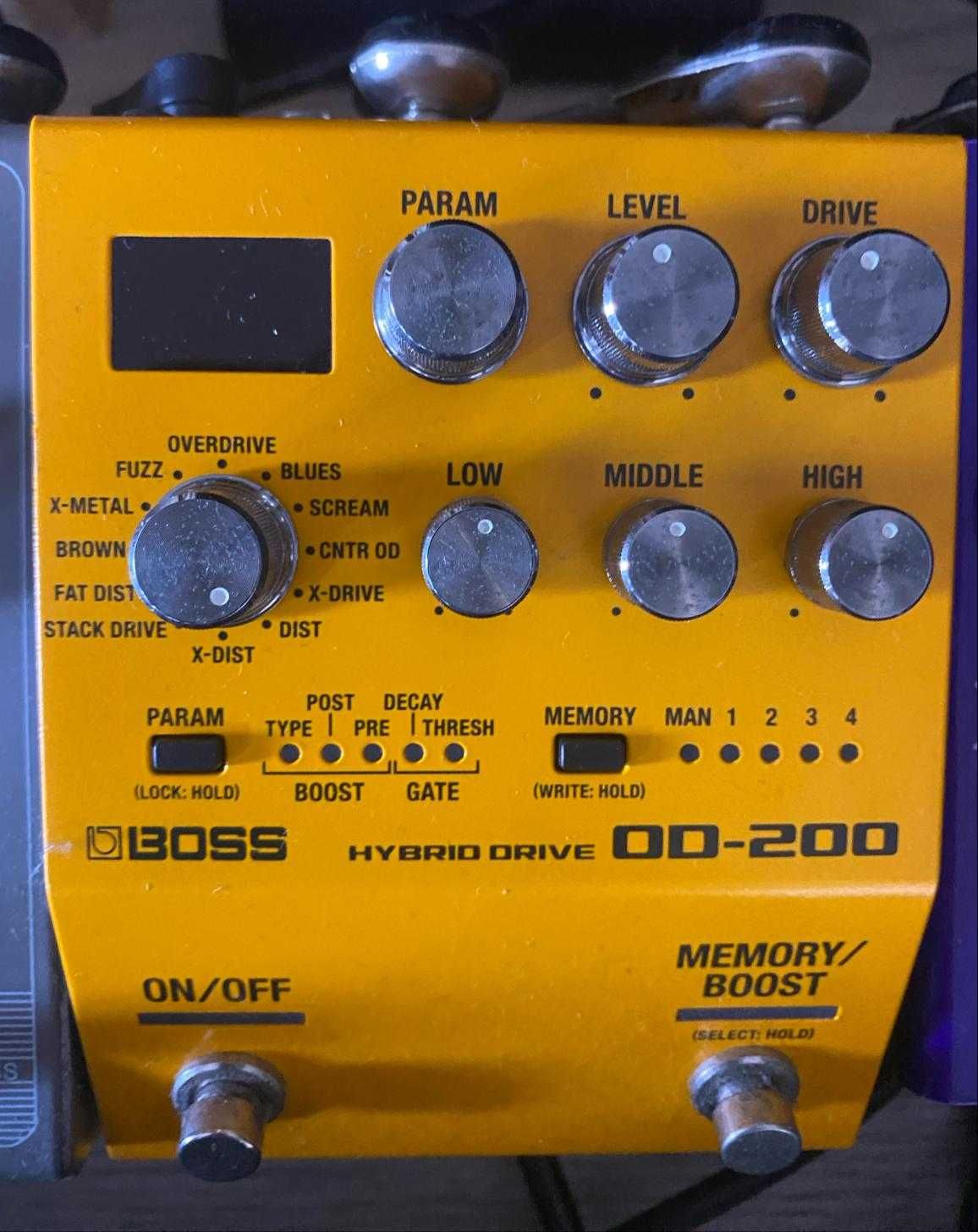 Pedal de distorcao BOSS OD220