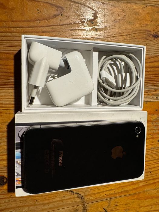 iPhone 4s stan idealny. Komplet