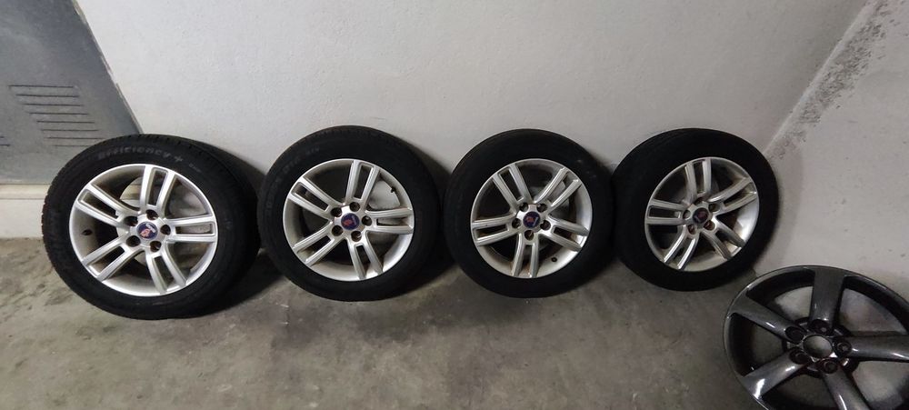 2 conjuntos jantes saab