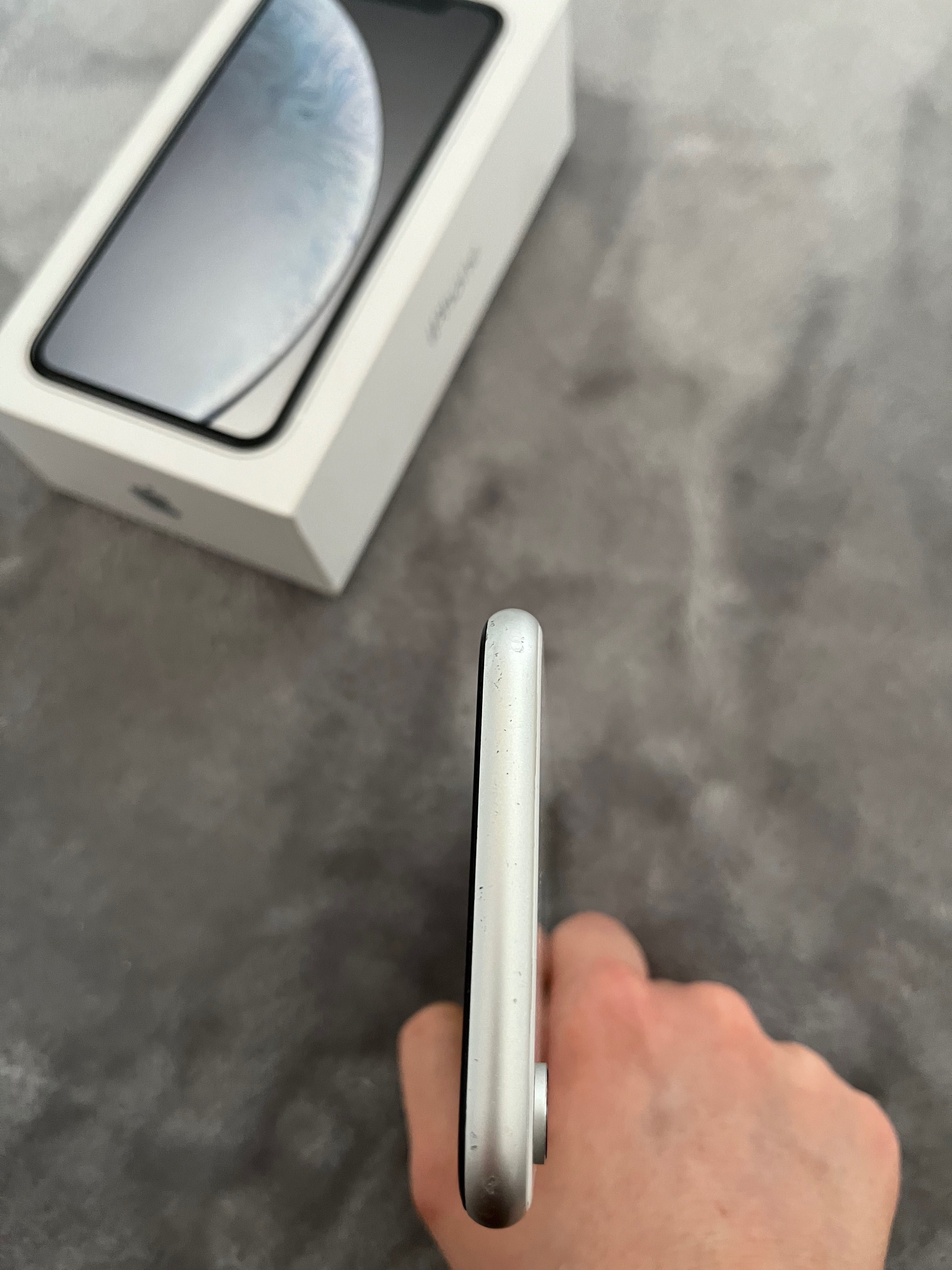 Iphone XR w dobrym stanie