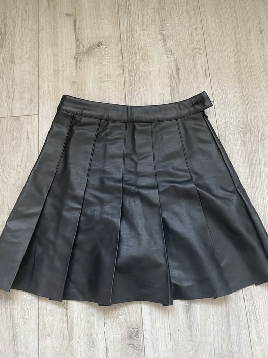 Czarna spódniczka