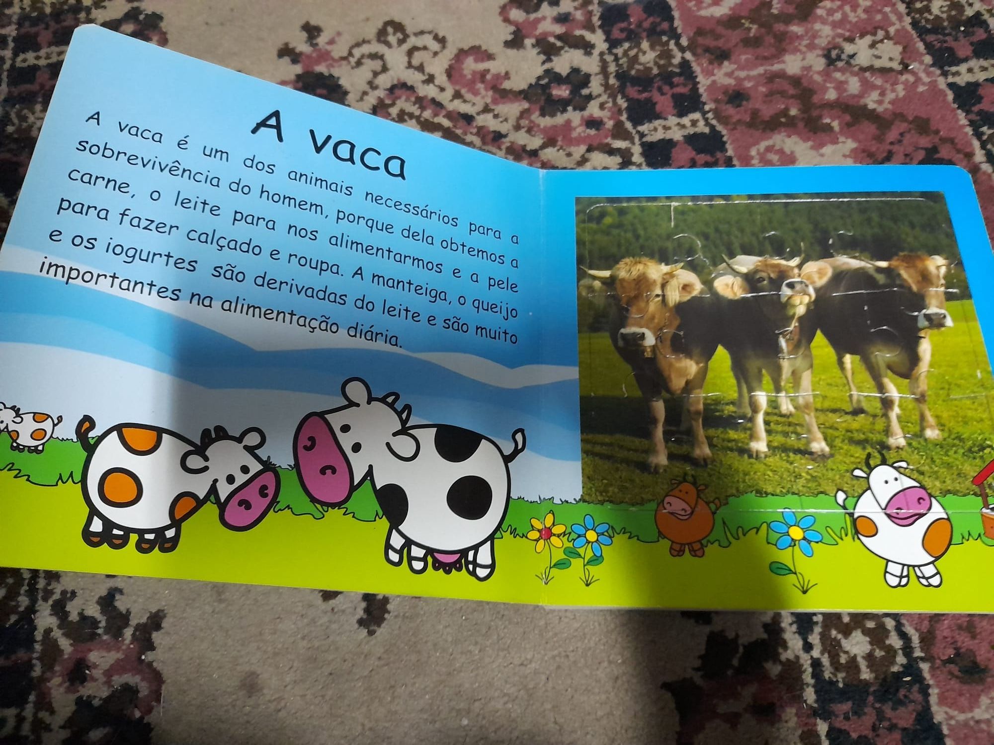 Livro de animais com puzzle