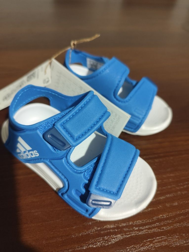 Nowe lekkie sandałki adidas r.20