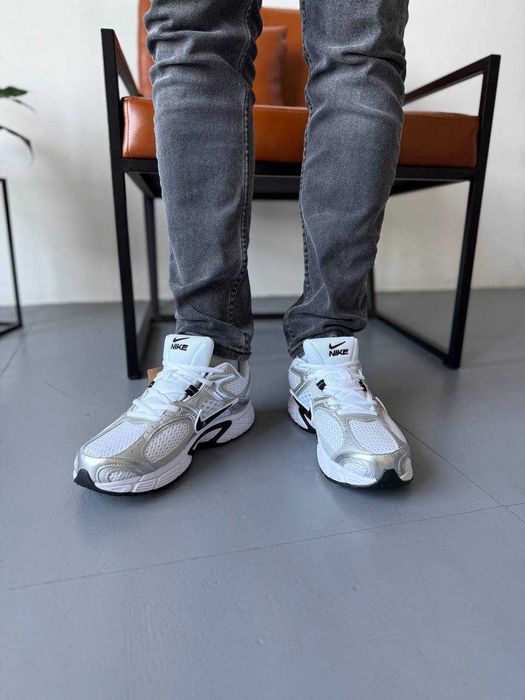 Чоловічі кросівки Nike Zoom Vomero 5 RNR білий з сріблом чорним 1079