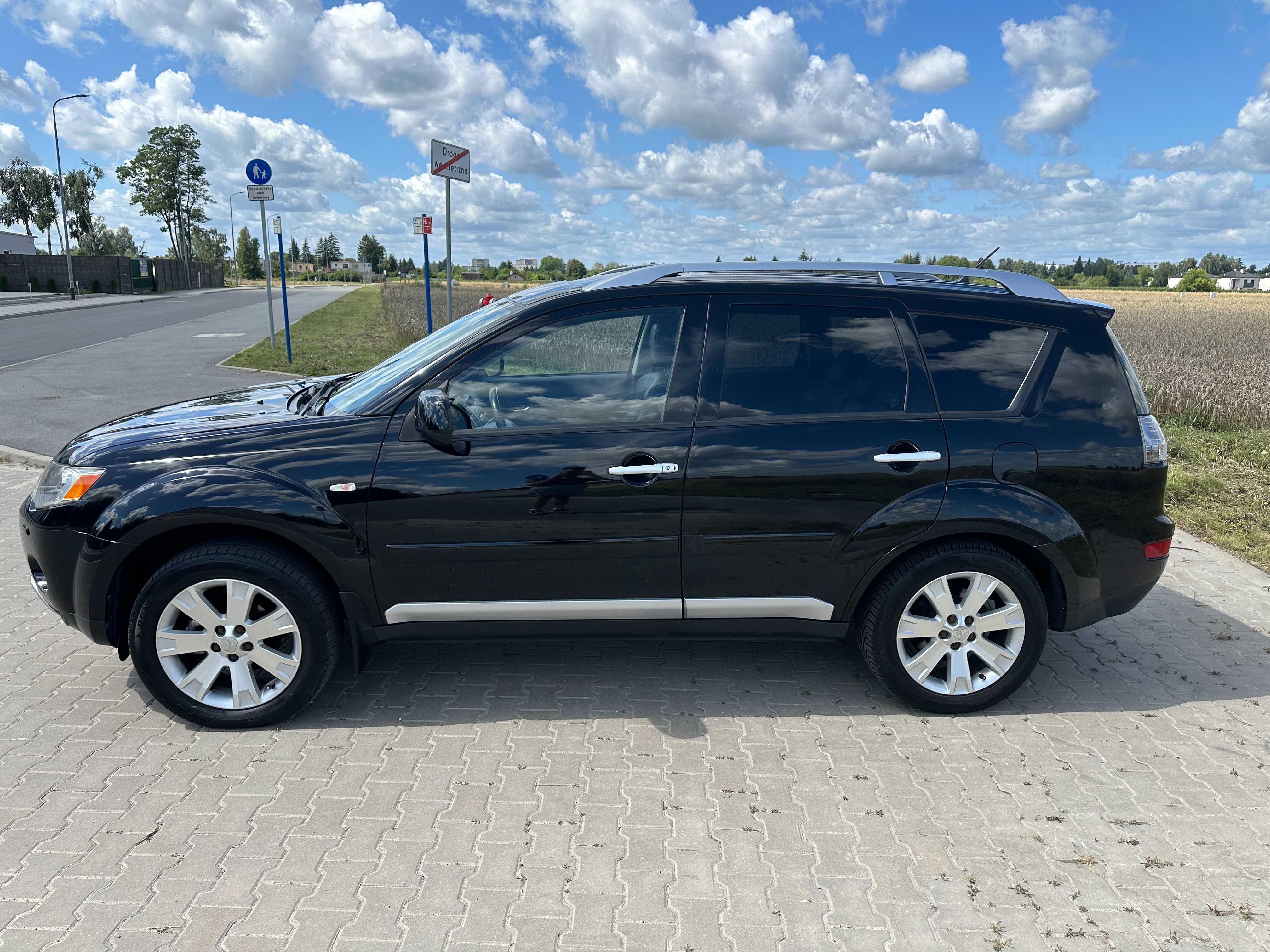 Mitsubishi OUTLANDER 2.0 DIESEL 4x4 FULL OPCJA 7 miejsc