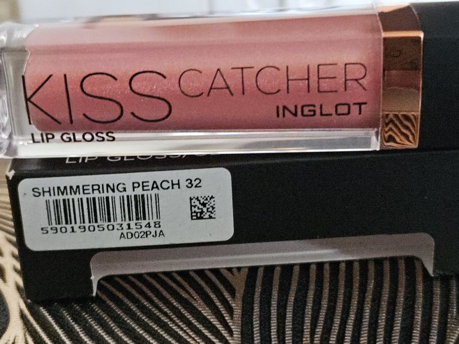 Błyszczyk Kiss Catcher Inglot .Nowy