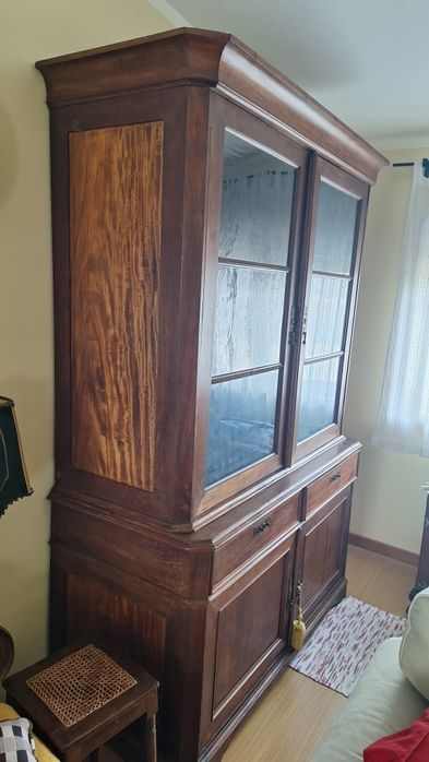 Barato: Louceiro em cerejeira