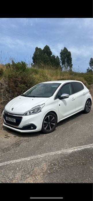 Carro TVDE peugeot 208. 1.2