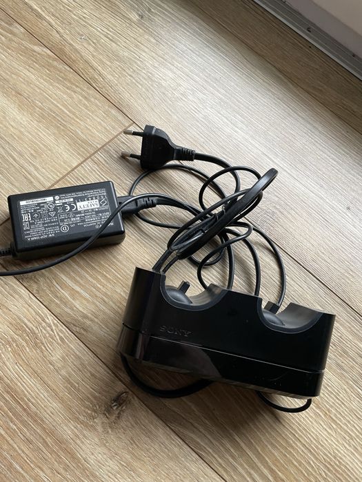 Oryginalna Stacja Ładująca Pady Ładowarka Playstation 4 Ps4 Station