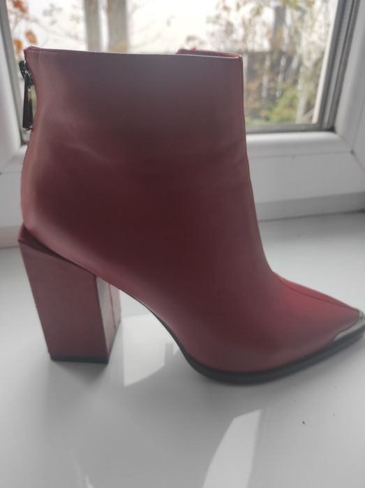 Червоні чобітки  39 шкіра