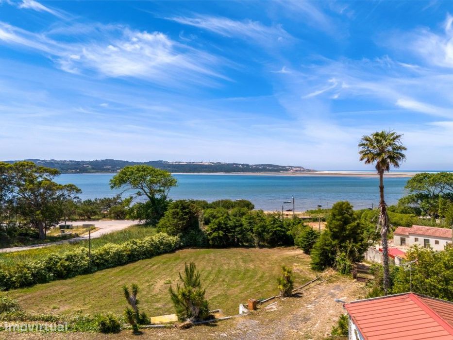 Edifício na 1ª linha da Lagoa com projeto aprovado para vários apar...