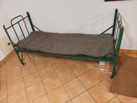 Łóżka wojskowe używane