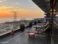 Duplex T5 com Rooftop em frente à Praia