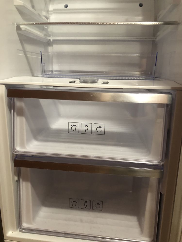 Терміново холодильник Samsung