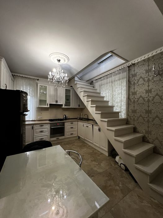 Оренда 3кім ближній центр вул. Золота з 2 паркомісцями